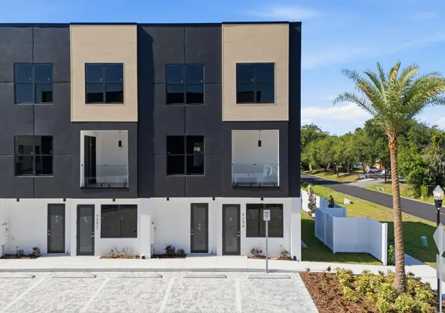 Photo 1 of Townhouse for sale at 4352 Fontanarosa Village Ct, Tampa, FL 33614 | MLS# TB8552508 | Listing updated on 2026-10-02