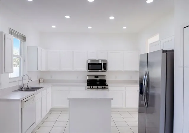 Photo 3 of Single family home for sale at 4610 Riverton Dr, Orlando, FL 32817 | MLS# O6445088 | Listing updated on 2026-10-29