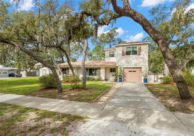 Photo 4 of Single family home for sale at 202 S Mayo St, Crystal Beach, FL 34681 | MLS# TB8552512 | Listing updated on 2026-10-04