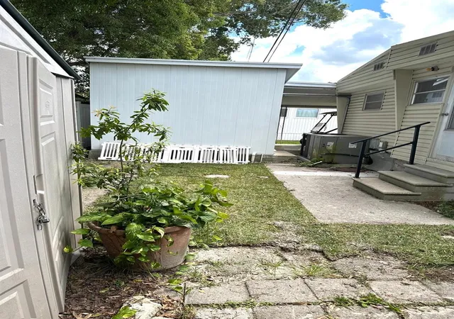 Photo 3 of Manufactured home for sale at 5881 29th Way N #6, Saint Petersburg, FL 33714 | MLS# TB8552517 | Listing updated on 2026-10-01