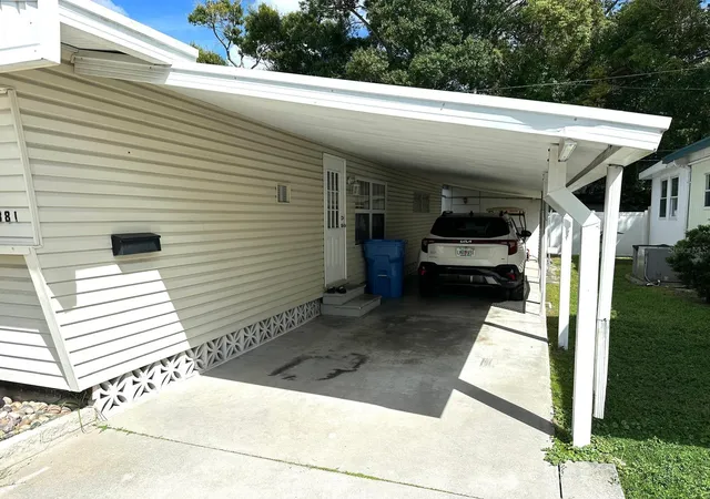 Photo 3 of Manufactured home for sale at 5881 29th Way N #6, Saint Petersburg, FL 33714 | MLS# TB8552517 | Listing updated on 2026-10-01