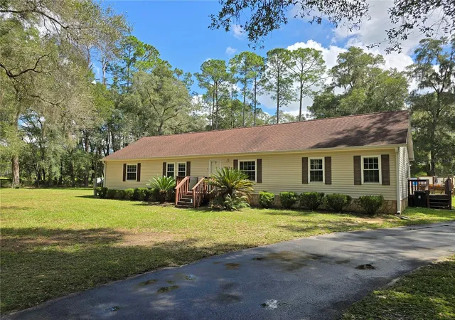 Manufactured home for sale at 15035 SW 110 Avenue, DUNNELLON, FL 34432 | MLS# OM732941