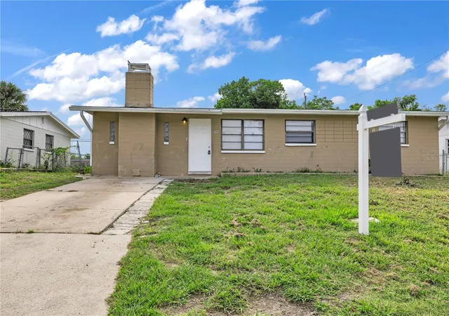 Single family home for sale at 1031 Cadillac Dr, DAYTONA BEACH, FL 32117 | MLS# O6445103