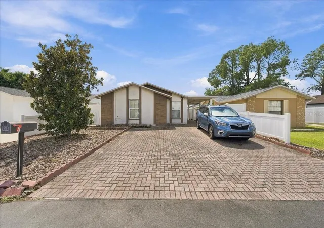 Photo 1 of Single family home for sale at 9110 Baymeadow Ct, Tampa, FL 33615 | MLS# TB8552527 | Listing updated on 2026-09-30