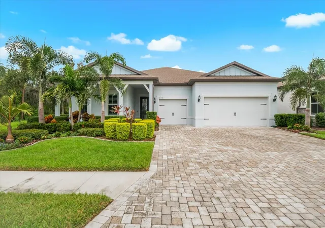 Photo 4 of Single family home for sale at 10716 Saratoga Pl, Parrish, FL 34219 | MLS# A4707538 | Listing updated on 2026-10-09