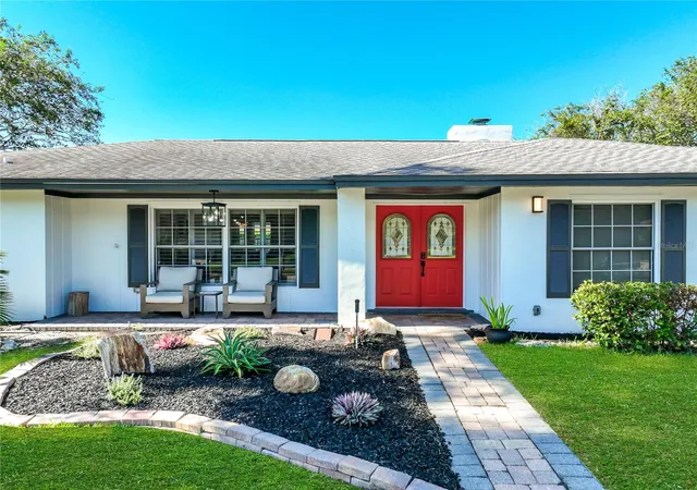 Photo 1 of Single family home for sale at 161 White Oak Cir, Maitland, FL 32751 | MLS# O6445112 | Listing updated on 2026-10-06