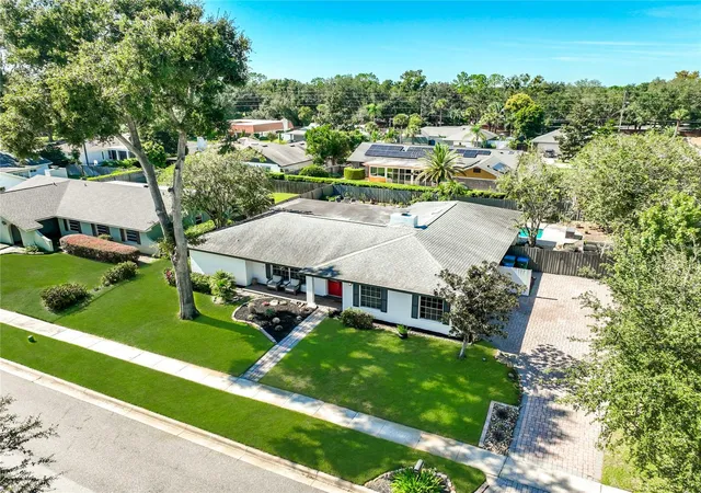 Photo 2 of Single family home for sale at 161 White Oak Cir, Maitland, FL 32751 | MLS# O6445112 | Listing updated on 2026-10-06