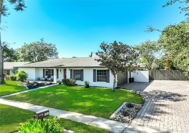 Photo 3 of Single family home for sale at 161 White Oak Cir, Maitland, FL 32751 | MLS# O6445112 | Listing updated on 2026-10-06