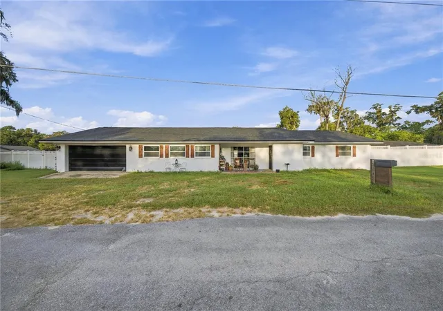 Photo 1 of Single family home for sale at 2412 Ne 11th Court, Ocala, FL 34470 | MLS# OM732946 | Listing updated on 2026-10-06