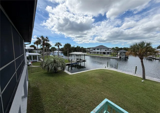 Photo 2 of Single family home for sale at 1610 Nw 20th Avenue, Crystal River, FL 34428 | MLS# A4707540 | Listing updated on 2026-10-06
