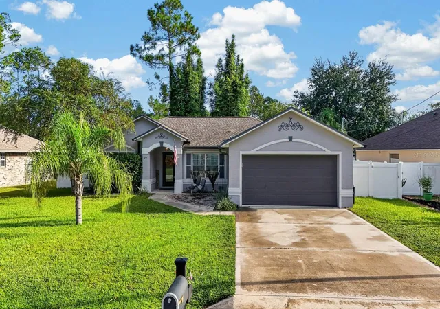 Single family home for sale at 19 Red Oak Pl, PALM COAST, FL 32164 | MLS# FC321723