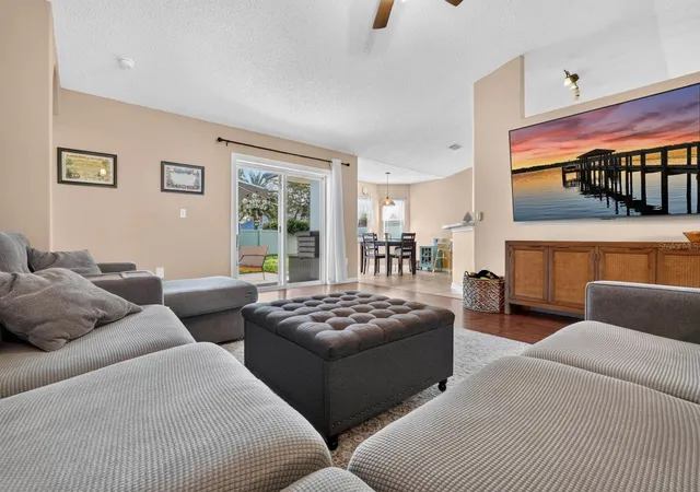 Photo 3 of Single family home for sale at 19 Red Oak Pl, Palm Coast, FL 32164 | MLS# FC321723 | Listing updated on 2026-09-27
