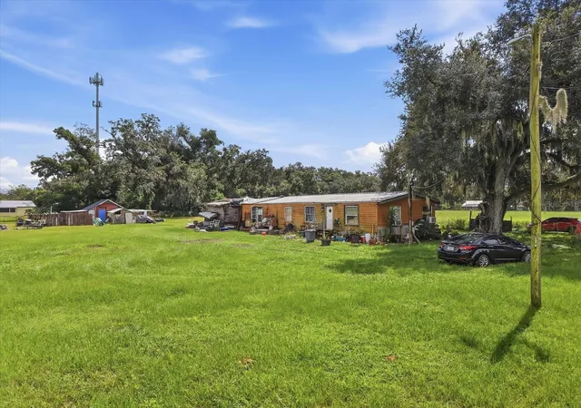 Photo 1 of Manufactured home for sale at 7214 Broken Oak Dr, Dover, FL 33527 | MLS# TB8552535 | Listing updated on 2026-09-27