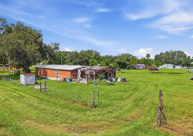 Photo 2 of Manufactured home for sale at 7214 Broken Oak Dr, Dover, FL 33527 | MLS# TB8552535 | Listing updated on 2026-09-27