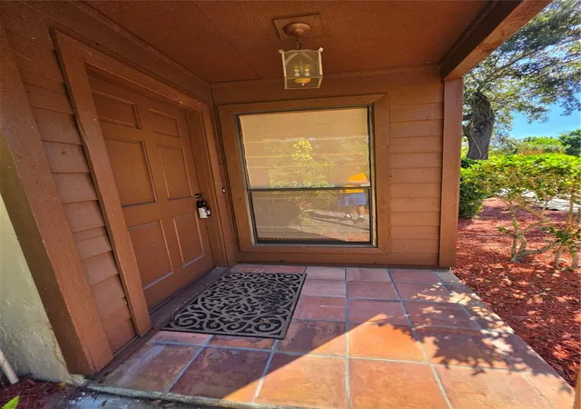 Photo 3 of Condo for sale at 1011 Love Ln #31, Apopka, FL 32703 | MLS# O6445120 | Listing updated on 2026-09-27
