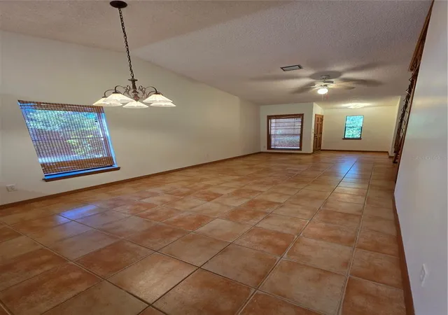 Photo 4 of Condo for sale at 1011 Love Ln #31, Apopka, FL 32703 | MLS# O6445120 | Listing updated on 2026-09-27