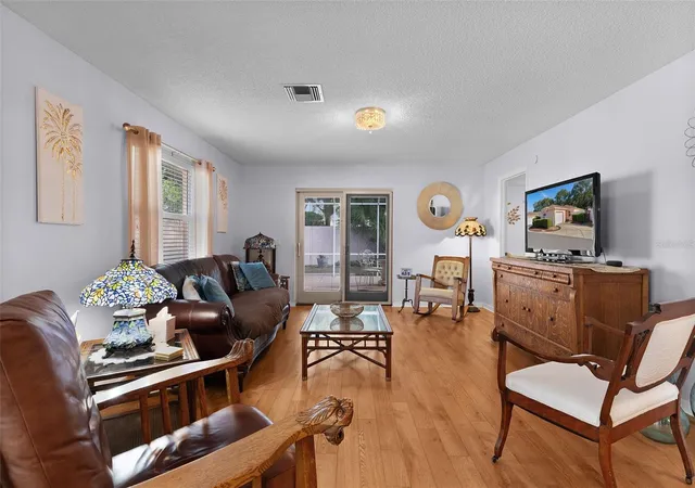 Photo 4 of Single family home for sale at 965 Avalon Ave, Lady Lake, FL 32159 | MLS# G5118315 | Listing updated on 2026-09-28