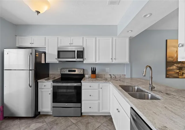 Photo 4 of Condo for sale at 340 Causeway Blvd #104, Dunedin, FL 34698 | MLS# TB8552546 | Listing updated on 2026-10-08