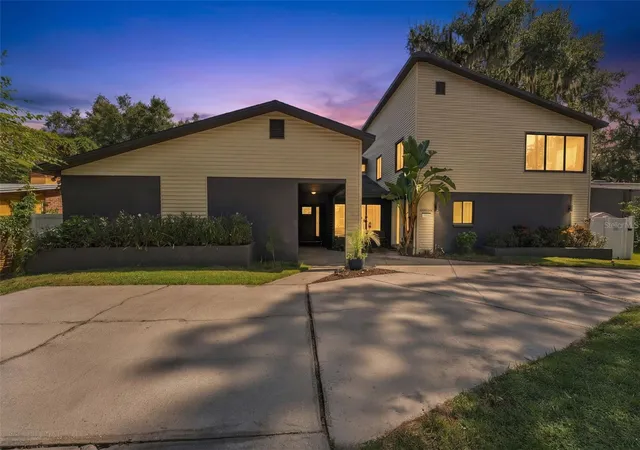 Photo 1 of Single family home for sale at 3006 River Grv Dr, Tampa, FL 33610 | MLS# TB8552549 | Listing updated on 2026-10-07