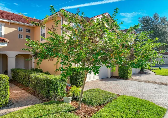 Photo 3 of Townhouse for sale at 1931 Michael Tiago Cir, Maitland, FL 32751 | MLS# O6445127 | Listing updated on 2026-10-06