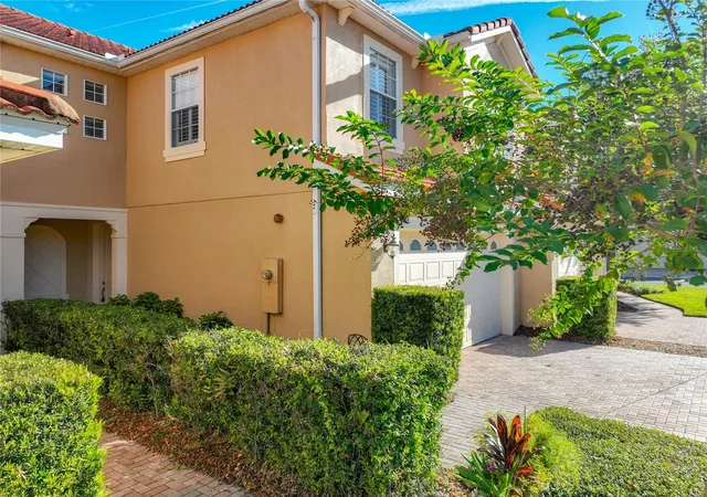 Photo 4 of Townhouse for sale at 1931 Michael Tiago Cir, Maitland, FL 32751 | MLS# O6445127 | Listing updated on 2026-10-06