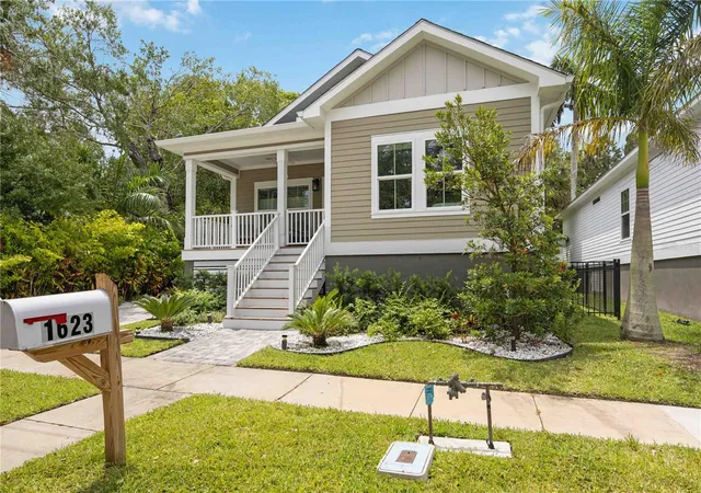Photo 1 of Single family home for sale at 1623 8th Avenue W, Bradenton, FL 34205 | MLS# A4707548 | Listing updated on 2026-09-29