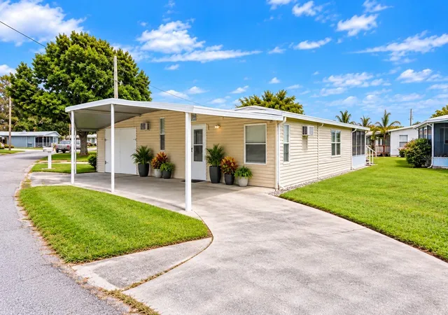 Photo 3 of Manufactured home for sale at 1405 Westland Dr, Tavares, FL 32778 | MLS# G5118319 | Listing updated on 2026-09-27