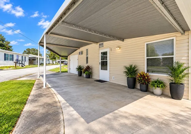 Photo 3 of Manufactured home for sale at 1405 Westland Dr, Tavares, FL 32778 | MLS# G5118319 | Listing updated on 2026-09-27