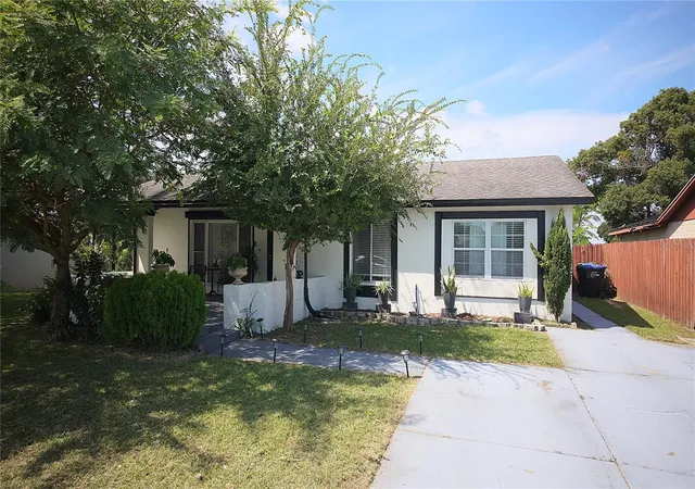 Photo 2 of Single family home for sale at 11419 Aries Dr, Orlando, FL 32837 | MLS# O6445140 | Listing updated on 2026-10-20