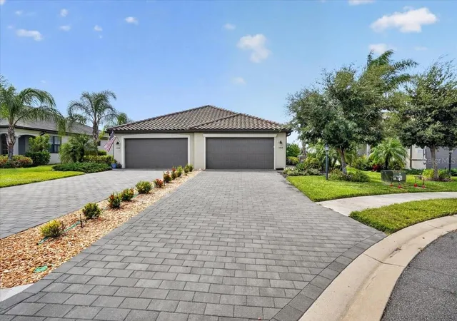 Photo 2 of Single family home for sale at 15914 Clear Skies Pl, Bradenton, FL 34211 | MLS# A4707550 | Listing updated on 2026-10-02