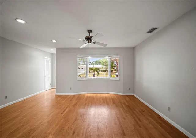 Photo 3 of Single family home for sale at 6512 Bowline Dr, Sarasota, FL 34231 | MLS# A4707552 | Listing updated on 2026-09-27