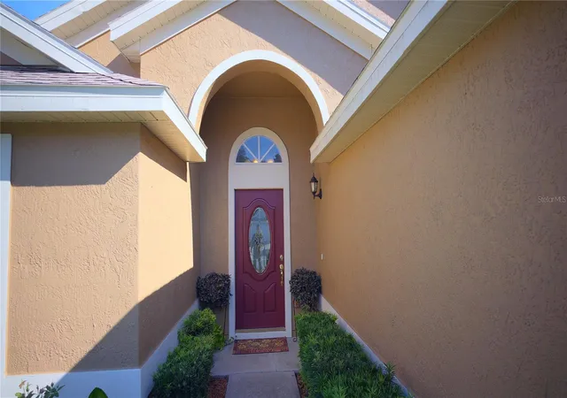 Photo 2 of Single family home for sale at 2135 Cobblefield Cir, Apopka, FL 32703 | MLS# O6445145 | Listing updated on 2026-10-07
