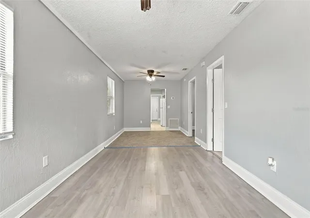 Photo 3 of Single family home for sale at 639 Grand St, Orlando, FL 32805 | MLS# V4951527 | Listing updated on 2026-09-29