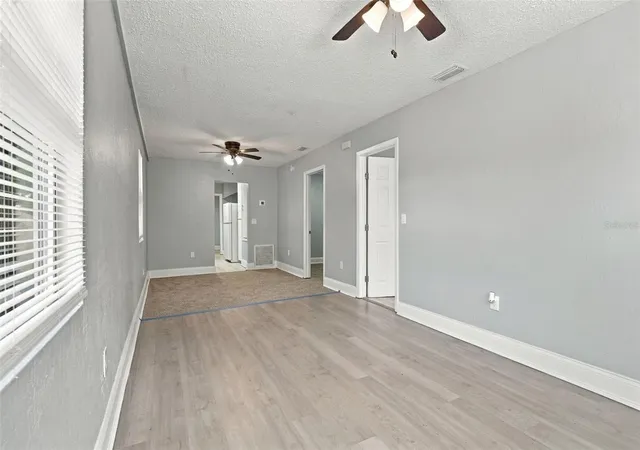 Photo 4 of Single family home for sale at 639 Grand St, Orlando, FL 32805 | MLS# V4951527 | Listing updated on 2026-09-29