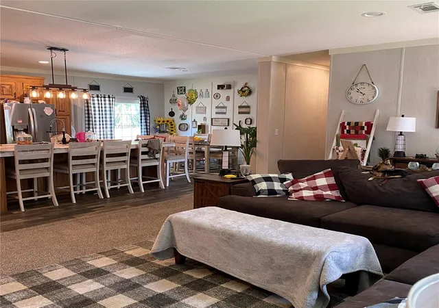 Photo 3 of Manufactured home for sale at 1310 Shady Cvs Rd W, Haines City, FL 33844 | MLS# W7889868 | Listing updated on 2026-09-27