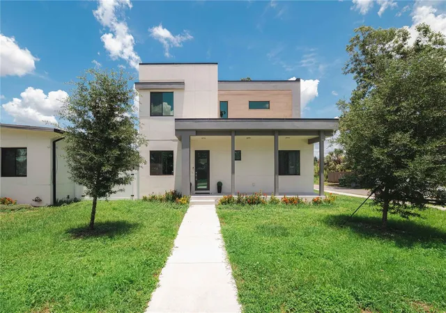 Photo 1 of Single family home for sale at 404 E Seward St, Tampa, FL 33604 | MLS# TB8552558 | Listing updated on 2026-09-27