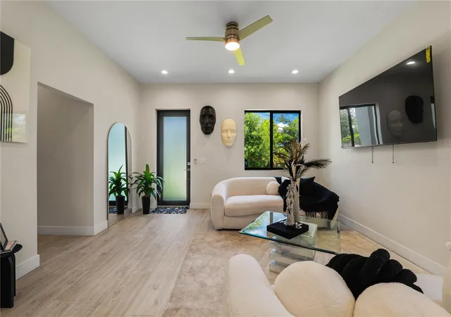 Photo 2 of Single family home for sale at 404 E Seward St, Tampa, FL 33604 | MLS# TB8552558 | Listing updated on 2026-09-27