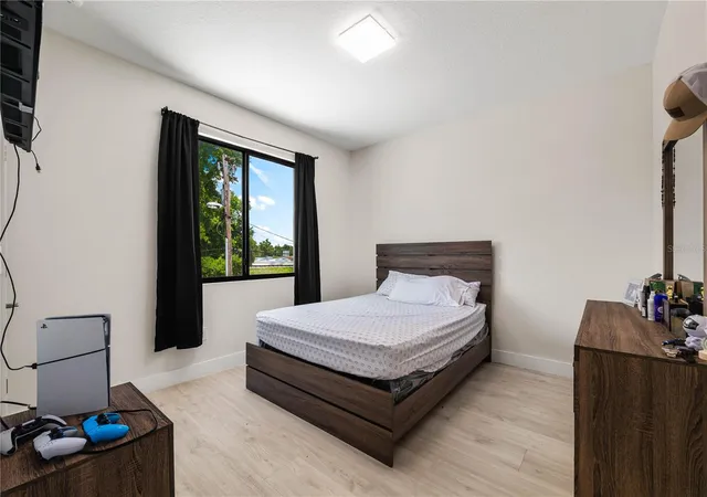 Photo 4 of Single family home for sale at 404 E Seward St, Tampa, FL 33604 | MLS# TB8552558 | Listing updated on 2026-09-27