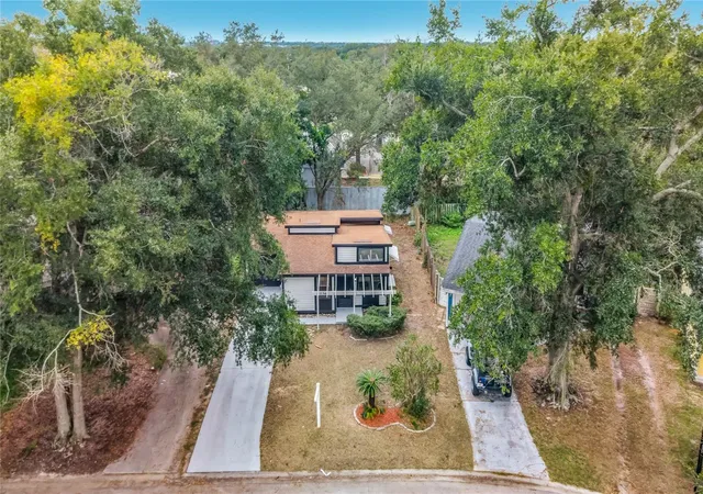 Photo 3 of Sale Pending at 1156 Errol Pl Cir, Apopka, FL 32712 | MLS# V4951528 | Listing updated on 2026-10-07