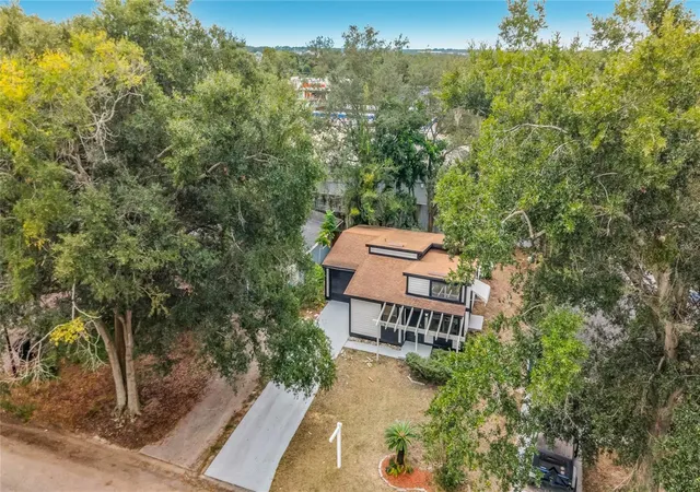 Photo 4 of Sale Pending at 1156 Errol Pl Cir, Apopka, FL 32712 | MLS# V4951528 | Listing updated on 2026-10-07