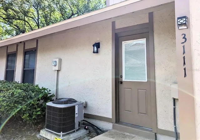 Photo 2 of Townhouse for sale at 3111 Creekglen Ct, Brandon, FL 33511 | MLS# R4912067 | Listing updated on 2026-10-16