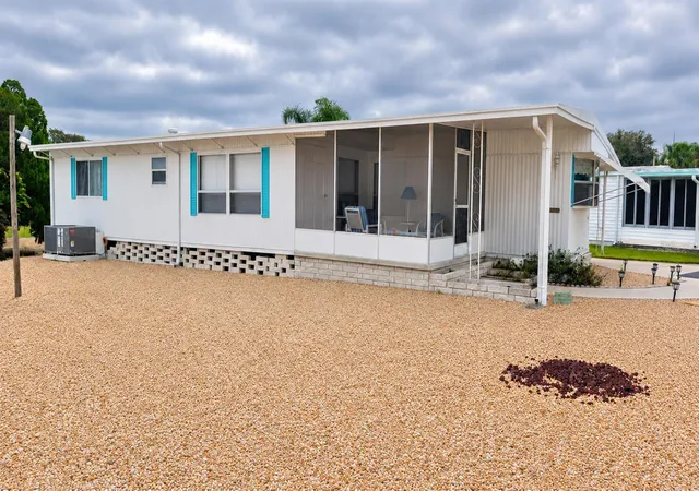 Photo 2 of Manufactured home for sale at 39820 Us Hwy 19 N #181, Tarpon Springs, FL 34689 | MLS# TB8552562 | Listing updated on 2026-10-10
