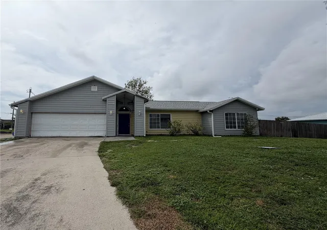 Photo 1 of Single family home for sale at 2602 22nd Place Ne, Cape Coral, FL 33909 | MLS# TB8552565 | Listing updated on 2026-10-09
