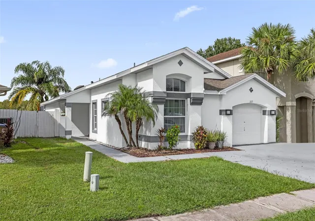 Photo 2 of Single family home for sale at 269 Coralwood Ct, Kissimmee, FL 34743 | MLS# O6445155 | Listing updated on 2026-10-07