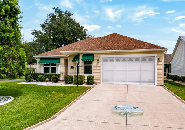 Single family home for sale at 17617 SE 80th Altamaha Ct, THE VILLAGES, FL 32162 | MLS# G5118327