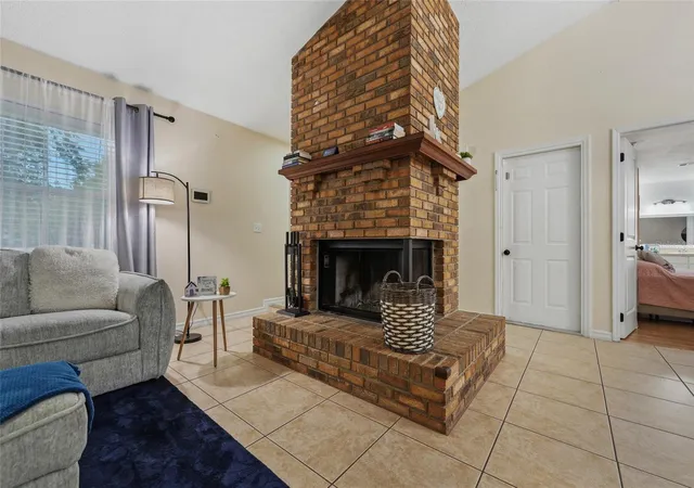 Photo 3 of Single family home for sale at 1012 Glensprings Ave, Winter Garden, FL 34787 | MLS# O6445159 | Listing updated on 2026-10-01