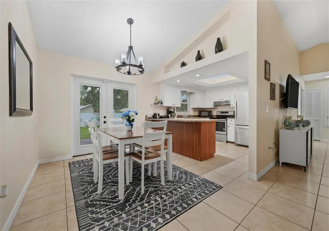 Photo 4 of Single family home for sale at 1012 Glensprings Ave, Winter Garden, FL 34787 | MLS# O6445159 | Listing updated on 2026-10-01