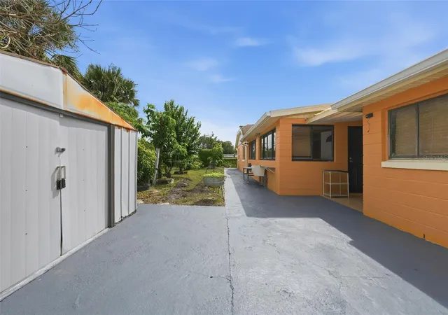 Photo 3 of Single family home for sale at 125 Pansy Ct, Kissimmee, FL 34743 | MLS# S5158373 | Listing updated on 2026-10-03