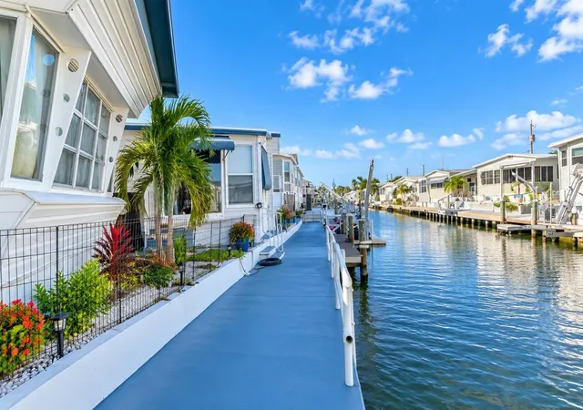 Photo 1 of Manufactured home for sale at 6925 W Bayou Ln, Bradenton, FL 34207 | MLS# A4707562 | Listing updated on 2026-10-04