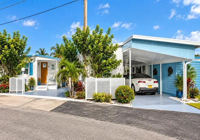 Photo 2 of Manufactured home for sale at 6925 W Bayou Ln, Bradenton, FL 34207 | MLS# A4707562 | Listing updated on 2026-10-04